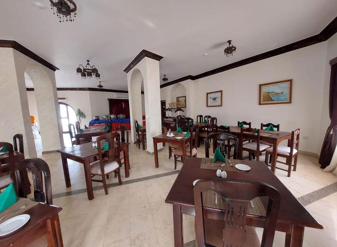 Dolphin Continental Hotel El Qoseir Zewnętrze zdjęcie